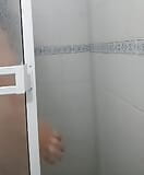 Sahabatku merekam dirinya sendiri saat dia mandi, dia masturbasi untukku. snapshot 3