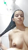 Gadis seksi lagi mandi snapshot 3