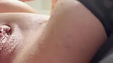 Dedilhando buceta close-up e jogo anal snapshot 6