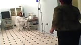 Mature 4 lover - puta rubia abre las piernas mientras una enorme polla la entra snapshot 1