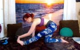 Movilidad interna del muslo y división de la cadera. únete a mi casa de familia para más yoga snapshot 4