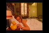 जेनिफर एहले जाँघिया में कंडोम. साइड व्यू एक प्यारा मिश्रण snapshot 12