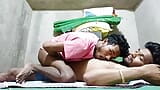 Индийская молодая дези-гей-трах в кино в приватной комнате snapshot 4