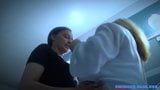 Lesbische 18 -jarige - neukt milf Heather C Payne - swinger snapshot 2