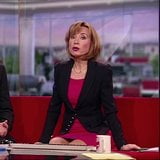 Sian Williams, Sexy Crossing Legs snapshot 2