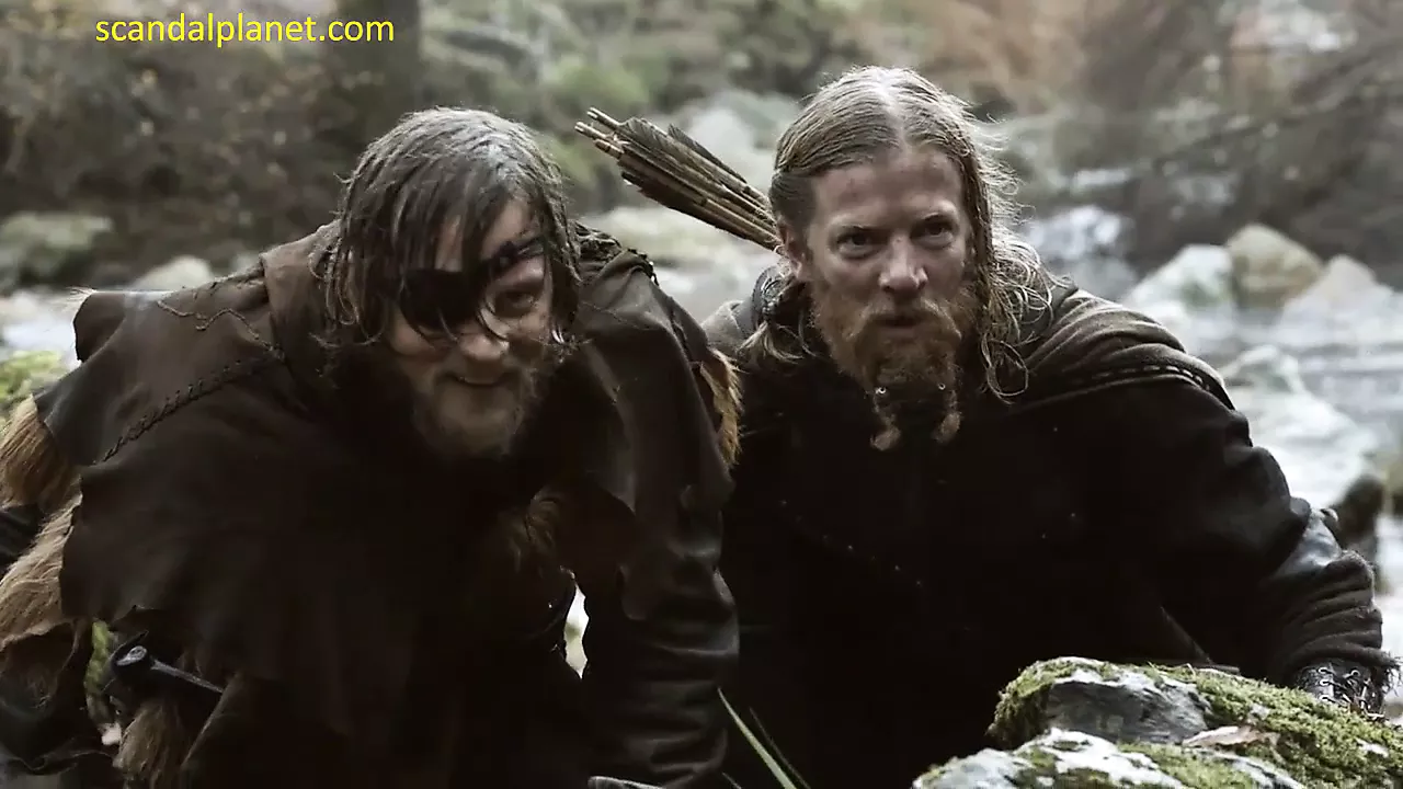 Alyssa sutherland çıplak sahne in vikings scandalplanet.com