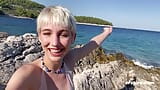 Ersties - l’adorable Annika se doigte sur une plage en Croatie snapshot 5