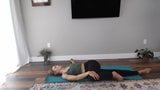 Sexy Mädchen macht Yoga und masturbiert snapshot 5