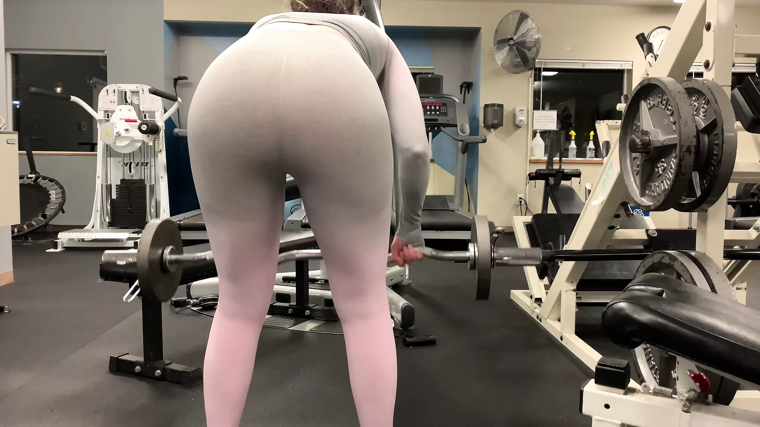 Bent Over in Gym Workout: Mom Ass Porn feat. BubbleButtTess