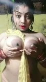 Giant Indian Big Boobs Aunty With Shawl snapshot 2