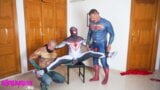 Superman und Aquaman ficken Spiderman snapshot 7