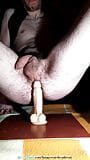 Croato cavalca un enorme dildo largo snapshot 7