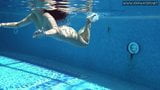 Diana Rius con tette che rimbalzano calde in piscina snapshot 14