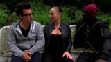 Gangbang anal dans les rues de Hambourg avec Kira! snapshot 5