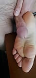 Palme dure de pulă și ejaculare la tălpile picioarelor ridate snapshot 2