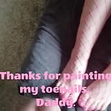 DD Sadie vuole che tu lecchi la sborra di papà dai suoi piedi snapshot 11