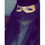 Femme arabe en Hijab avec des yeux sexy 1 snapshot 1