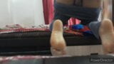 Desi Bhabhi Ki Chudai lesbischer Fick im Badezimmer, Muschi ficken. snapshot 2