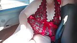 Cachonda y jugosa chica de coño mojado masturbándose en el auto (consolador follando mientras está en taxi) (masturbación pública) pov snapshot 15