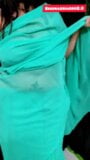 Mijn sexy Shona Bhabi draagt een saree zonder blouse snapshot 13