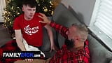 Un beau-fils excité veut passer Noël avec son beau-père sexy pour qu’il puisse enfin le séduire snapshot 4