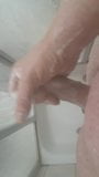 Unter der Dusche am wichsen snapshot 1