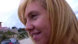 Neuk de strakke kont van een blonde milf! snapshot 4