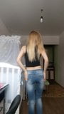 Blond beaty in jeans snapshot 4