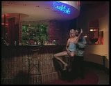 Claudia Jackson fa sesso al bar snapshot 3