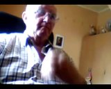 Gandpa streelde op webcam snapshot 12