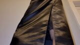 Черная жидкая атласная юбка с черной атласной наполовину snapshot 22