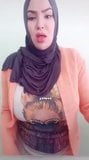 arab woman chat show snapshot 1