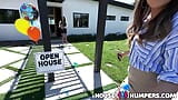 Ibu rumah tangga seks threesome sama dua agen real estat hot di open house snapshot 1