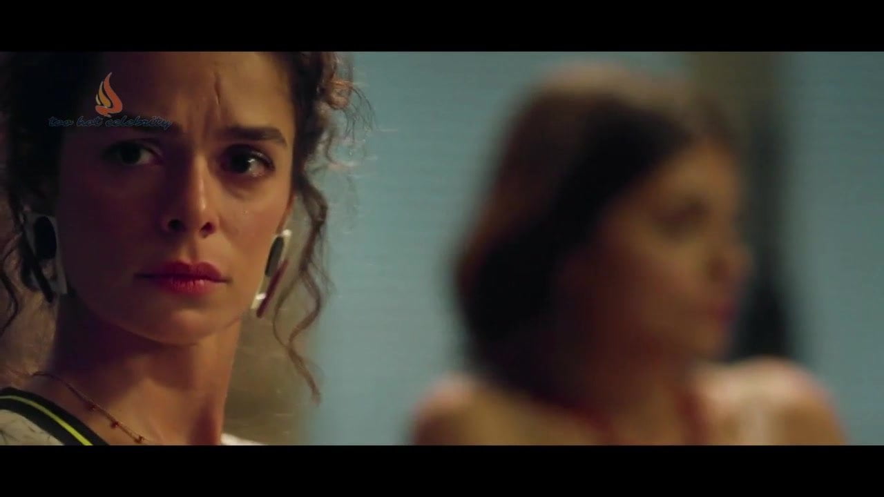 Özge özpirinçci çıplak