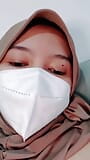 Cewek Jilbab Semok Nyobain Masturbasi Anal snapshot 2