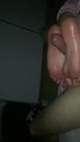 Footjob met vriendin voeten 's nachts snapshot 3