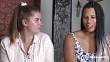 Lena S. Et Natascha s’amènent à l’orgasme avec du sexe lesbien intense snapshot 15