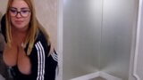 Vollbusige MILF Gizelle snapshot 9