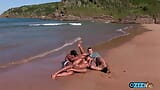 Sexo hardcore na praia com uma puta morena snapshot 8