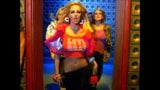 Britney spießt die Queen-Schwanz-Teaserin auf snapshot 2