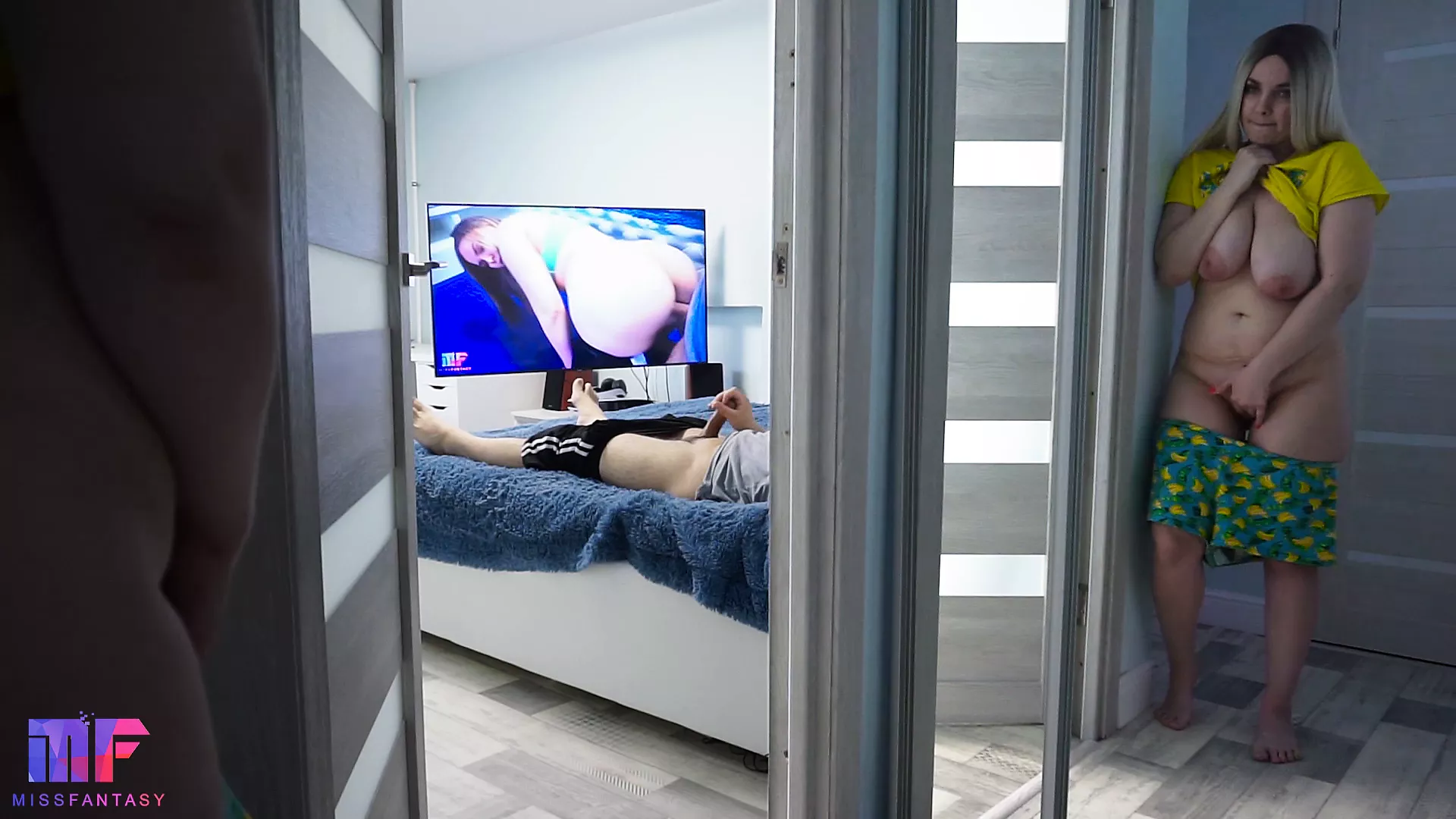 Une belle-fille espionne son beau-père, partie 2 | xHamster