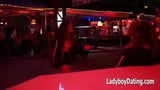 19 Pattaya azione ladyboy di strada snapshot 1