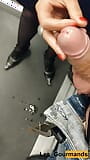 Crot sperma di dalam lift di balik celana dalam ibu-ibu ini snapshot 5