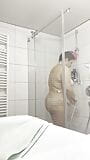 샤워하고 전신과 얼굴을 보여주는 독일 뚱뚱한 미녀 snapshot 3