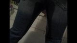 Pissen in Jeans snapshot 8