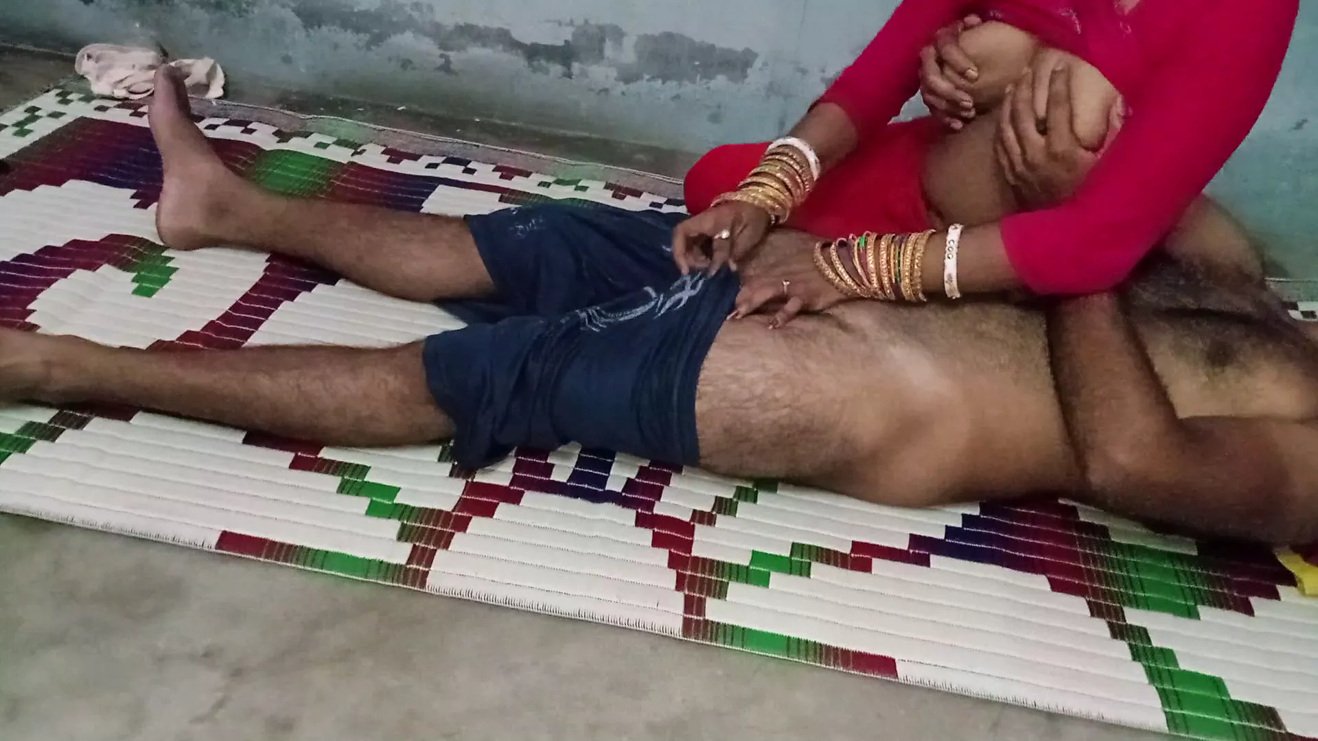 Maid Ki Jawan Ladki Lund Chusaya Or Uske Bobe Dabaye.