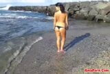 Topless di pantai snapshot 8