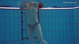 Крошка Liza Bubarek в бассейне snapshot 13