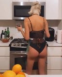 Caroline Vreeland - cooking with lingerie 10-16-20 snapshot 2