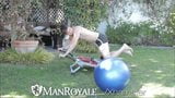 Manroyale Yard Übung macht Typen geil zum Ficken snapshot 2